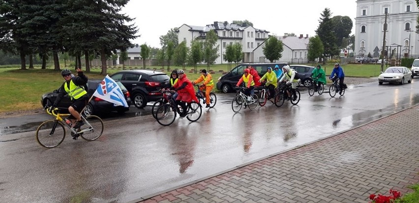 Pielgrzymi ze Starej Błotnicy wyruszyli w środę rano. W...