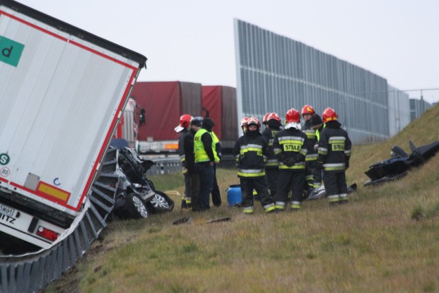 Tragiczny wypadek na autostradzie A1. Zginął kierowca