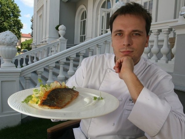 Rafał Maślankiewicz, szef kuchni restauracji w Willi Hueta w Kielcach, chce podbić podniebienia kielczan smacznymi i zdrowymi daniami na bazie naturalnych, sezonowych składników. 