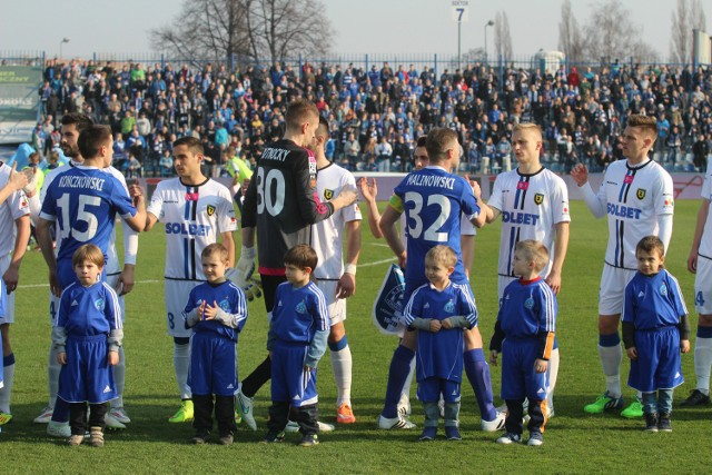 Stadion Ruchu spełnia jeszcze wymogi licencyjne, ale coraz częściej jest nazywany skansenem.