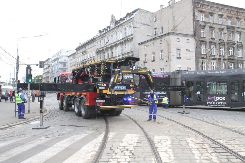 Wykolejenie tramwaju na Pomorskiej 