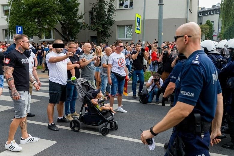 Białystok. Marsz równości. Prokuratura wstrzymuje się z aktem oskarżenia. Potrzebuje ekspertyzy biegłego (zdjęcia)