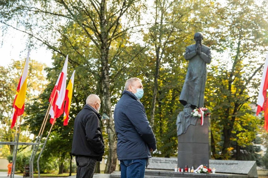 19.10.2020 Białystok. Marszałek województwa Artur Kosicki i...