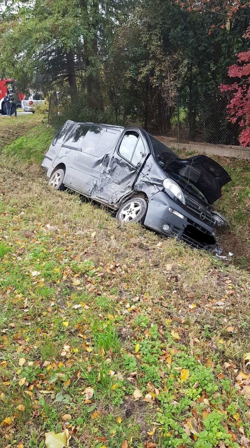 Gmina Cedry Wielkie. Na skrzyżowaniu w Trutnowach doszło do wypadku. Mieszkańcy znów apelują by zwiększyć bezpieczeństwo na drodze