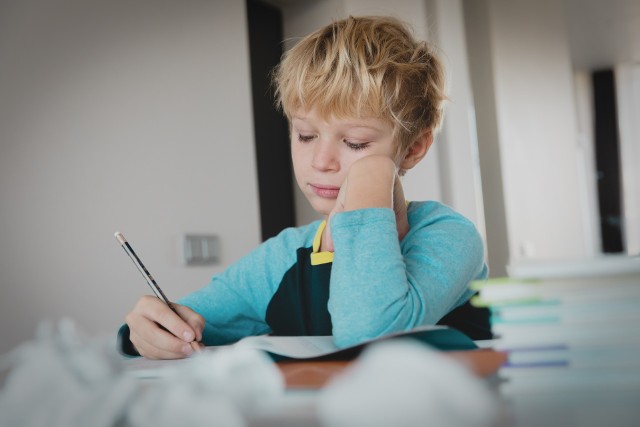 Dysleksja w szkole – czy jest zrozumiana? Jak wygląda wspieranie edukacji dzieci z trudnościami?
