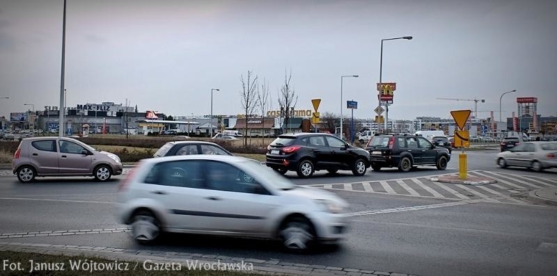 Mniejsze korki na Muchoborze? Miasto montuje tam ITS (FILM, ZDJĘCIA)