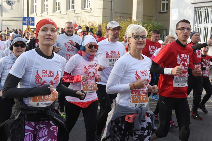 O godz. 11.11 z ul. Solnej wystartował Bieg Niepodległości....