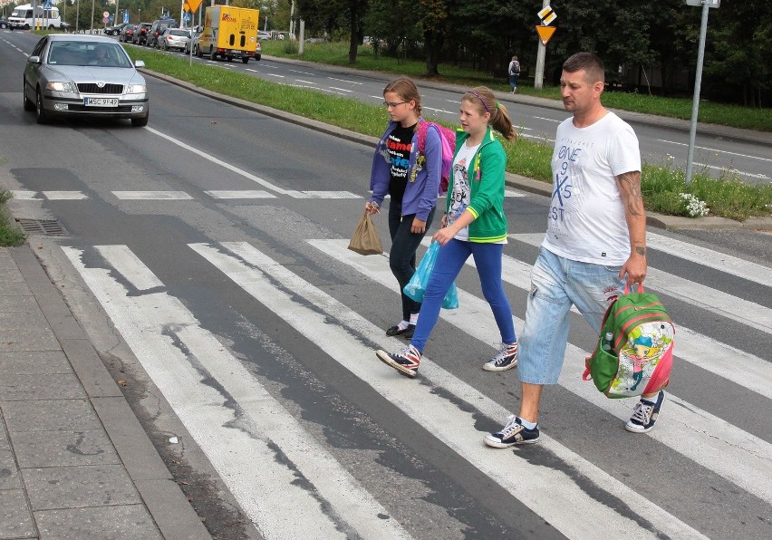 Norbert Kwiecień, tata Mai każdego dnia wychodzi po córkę,...