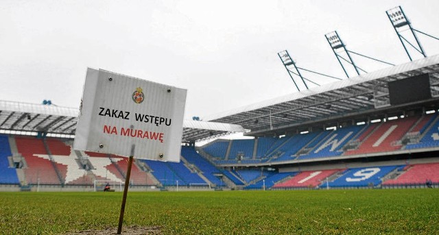 Wisła korzysta z miejskiego stadionu. Ale urzędnicy nie zawracają sobie głowy zawirowaniami w klubie