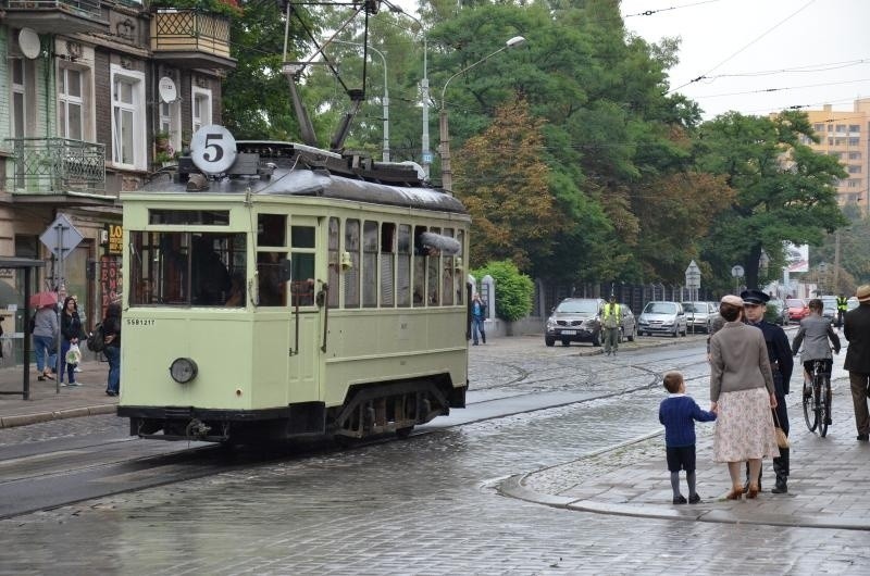 Na wrocławskich ulicach kręcą film "Szczęście świata". Uwaga na utrudnienia (ZDJĘCIA)