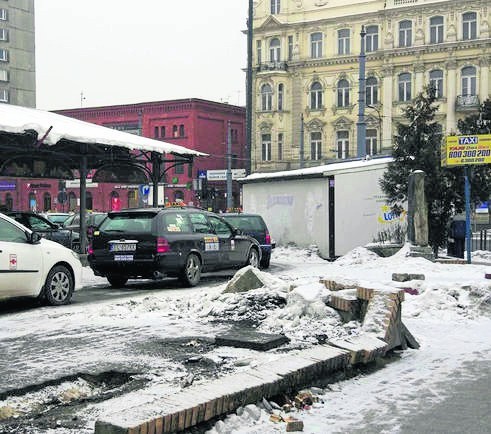 Z centrum Łodzi znikają handlowe budki 