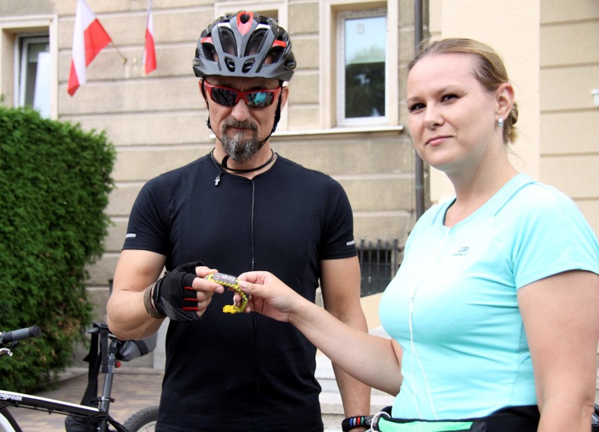 Akcja "Mundur na rowerze". Lubelscy policjanci wyruszyli w charytatywnej sztafecie (ZDJĘCIA)