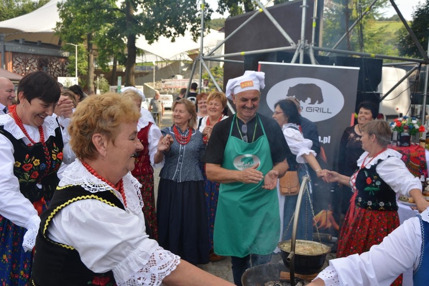 Światowy Festiwal Kwaśnicy 2016. Kulinarny pojedynek wójtów [ZDJĘCIA]