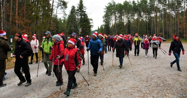 13 Mikołajkowy Marsz Nordic Walking przed rokiem.