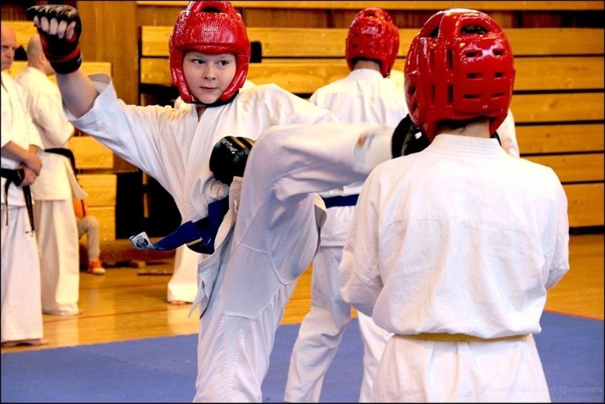Ostrowscy karatecy ciężko pracują na sukcesy. Zobacz zdjęcia