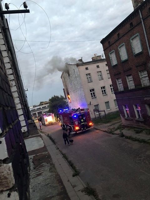 Pożar budynku mieszkalnego na Oruni w Gdańsku