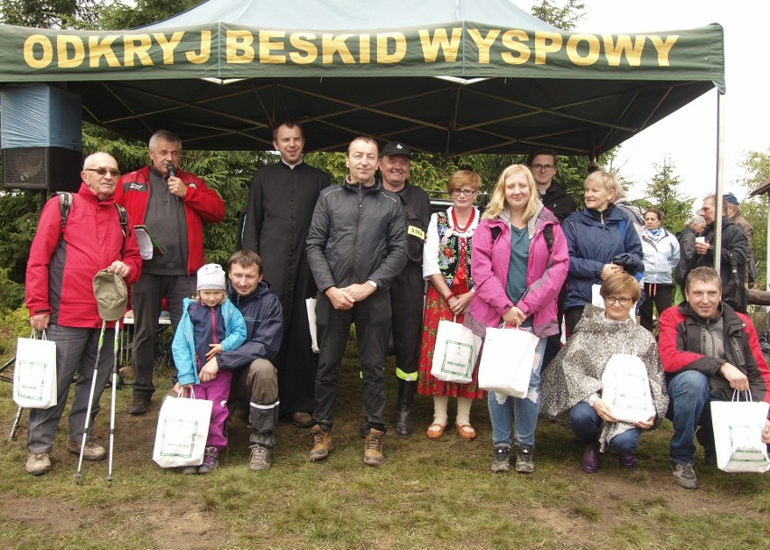 Odkryj Beskid Wyspowy. Mimo niesprzyjającej pogody pokonali Jasień [ZDJĘCIA]