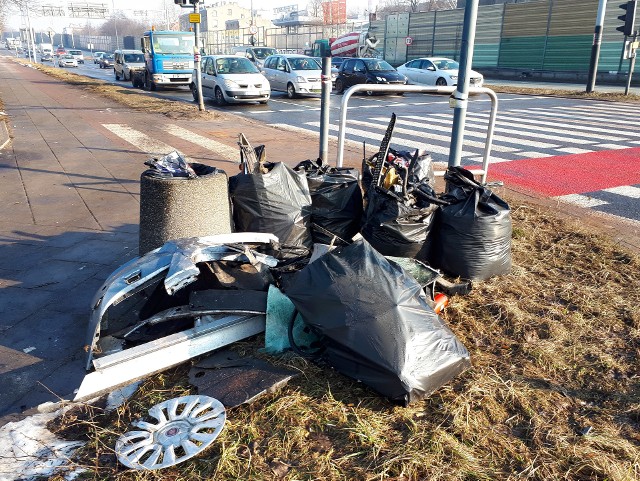 28-letnik kierowca bmw, które w minioną sobotę (20 lutego) u zbiegu al. Jana Pawła II i ul. Obywatelskiej wjechało pod prąd i zderzyło się z 6 samochodami, został wczoraj przesłuchany.Czytaj więcej na następnej stronie