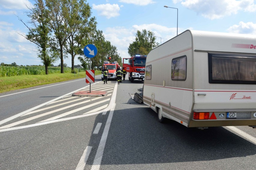 Wypadek w Siutkówku. Czołowe zderzenie osobówek [zdjęcia]