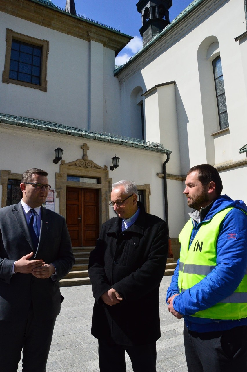 Nowe otoczenie myślenickiego sanktuarium [ZDJĘCIA]