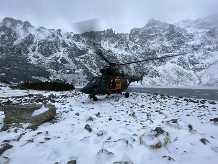 Tatry. Wojskowy Sokół pomaga ratownikom TOPR [ZDJĘCIA]