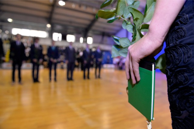 Większość uczelni zakończyło już pierwsze tury rekrutacji na studia i wkrótce rozpoczną kolejny nabór na kierunki, na których zostały jeszcze wolne miejsca. Wciąż można się więc starać o indeksy.