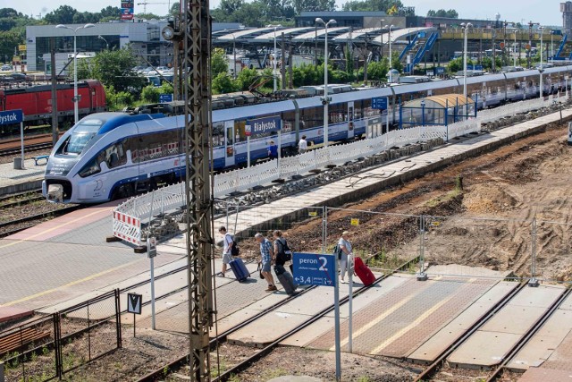Największa zmiana w rozkładzie jazdy pociągów to przesunięcie ostatniego pociągu w relacji Czeremcha – Hajnówka, z godziny 21:04 na 4:46.