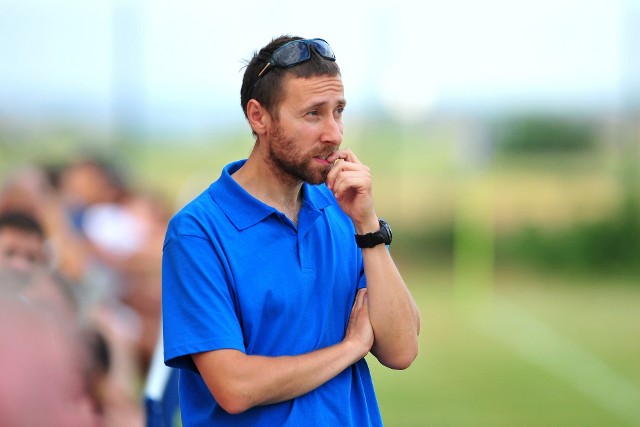 Trener Victorii Łukasz Kabaszyn ma solidny materiał do analizy po meczu w Większycach.