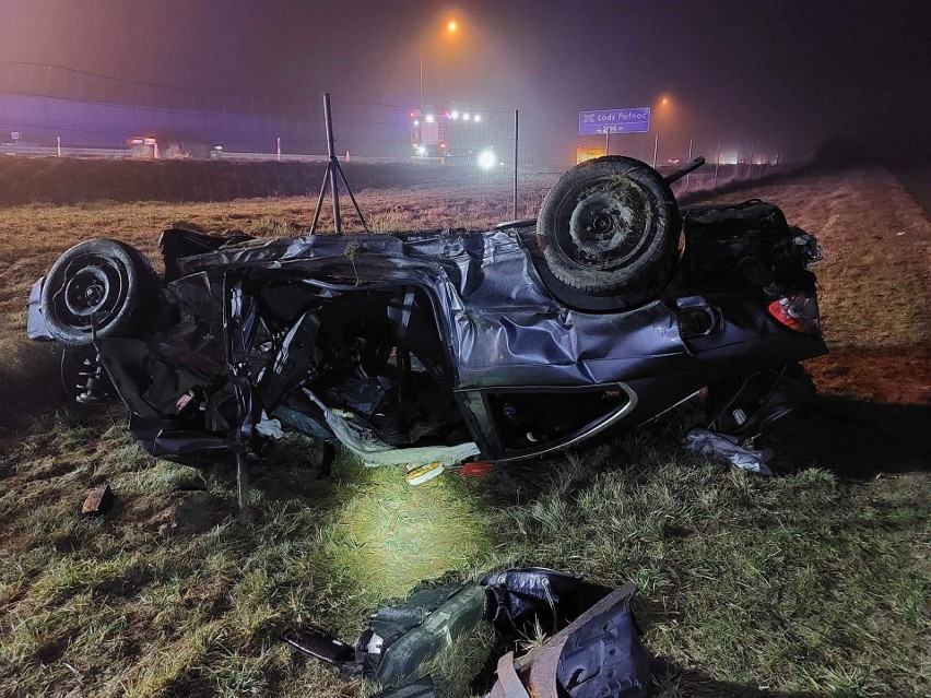 Śmiertelny wypadek na A2 w powiecie brzezińskim. Zginęło dwoje młodych pasażerów bmw