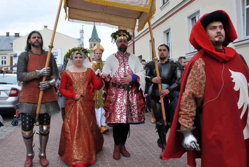 W królewskim orszaku - Piotr Kotowicz i Marcin Glinianowicz,...