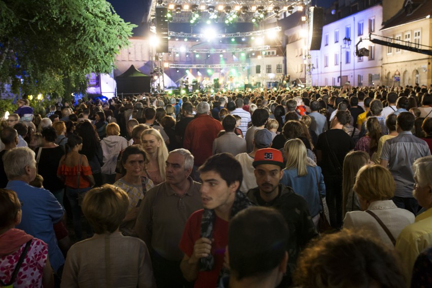 Shalom na Szerokiej. Tysiące osób bawiło się na Kazimierzu [ZDJĘCIA]