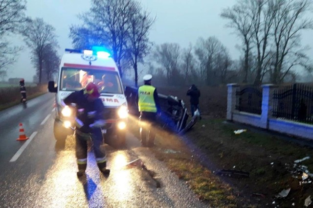 Kierowca opla prawdopodobnie zasnął za kierownicą