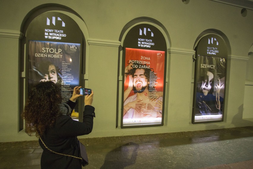 Pierwszy spektakl na żywo w nowej siedzibie. Nowy Teatr gra już na Lutosławskiego. Zobacz zdjęcia