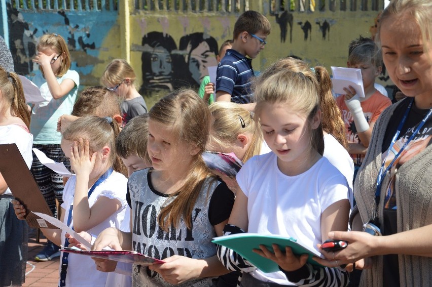 W Jaczowie bili rekord w czytaniu Sienkiewicza [ZDJĘCIA]