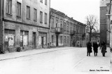 Sandomierz w latach 70-tych. Zobacz jak wyglądało wówczas centrum miasta. Ulica Opatowska i ulica Żydowska od podwórka [ZDJĘCIA]   