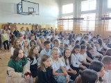 Rozpoczęcie roku szkolnego w powiecie zwoleńskim. Były uroczyste apele w szkołach podstawowych i średnich. Zobacz zdjęcia