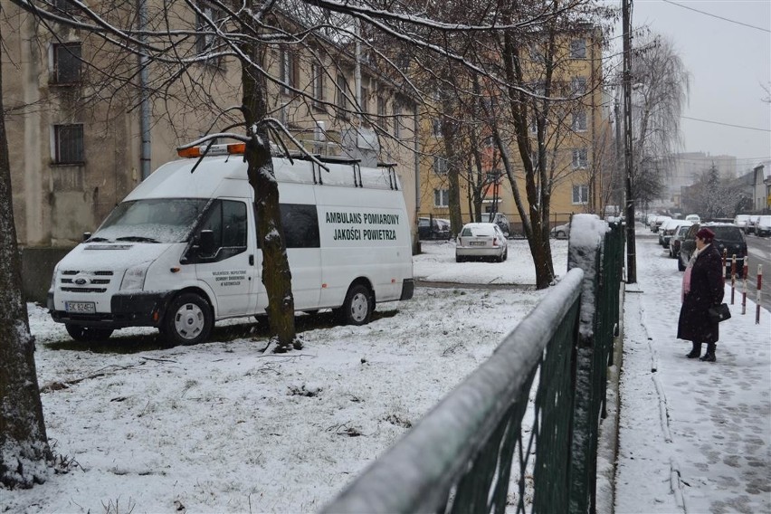 Częstochowa: Na Rakowie znów śmierdzi. Mieszkańcy wezwali strażaków [ZDJĘCIA]