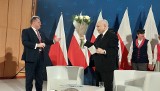 Prezes PiS Jarosław Kaczyński z wizytą w Suwałkach: "Prowadzimy politykę społeczną, która realnie wspiera ludzi"[ZAPIS RELACJI]