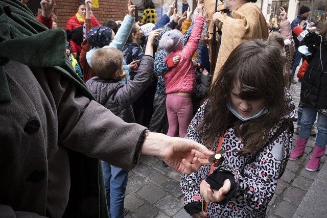 W piątek monety ze Strugi Toruńskiej wyławiały także dzieci