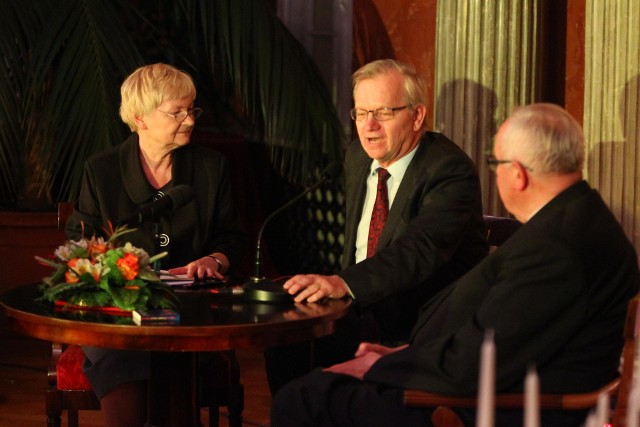 Wieczór poprowadzi Grażyna Wrońska, a wśród tych, którzy będą wspominać będzie prof. Tomasz Jasiński.