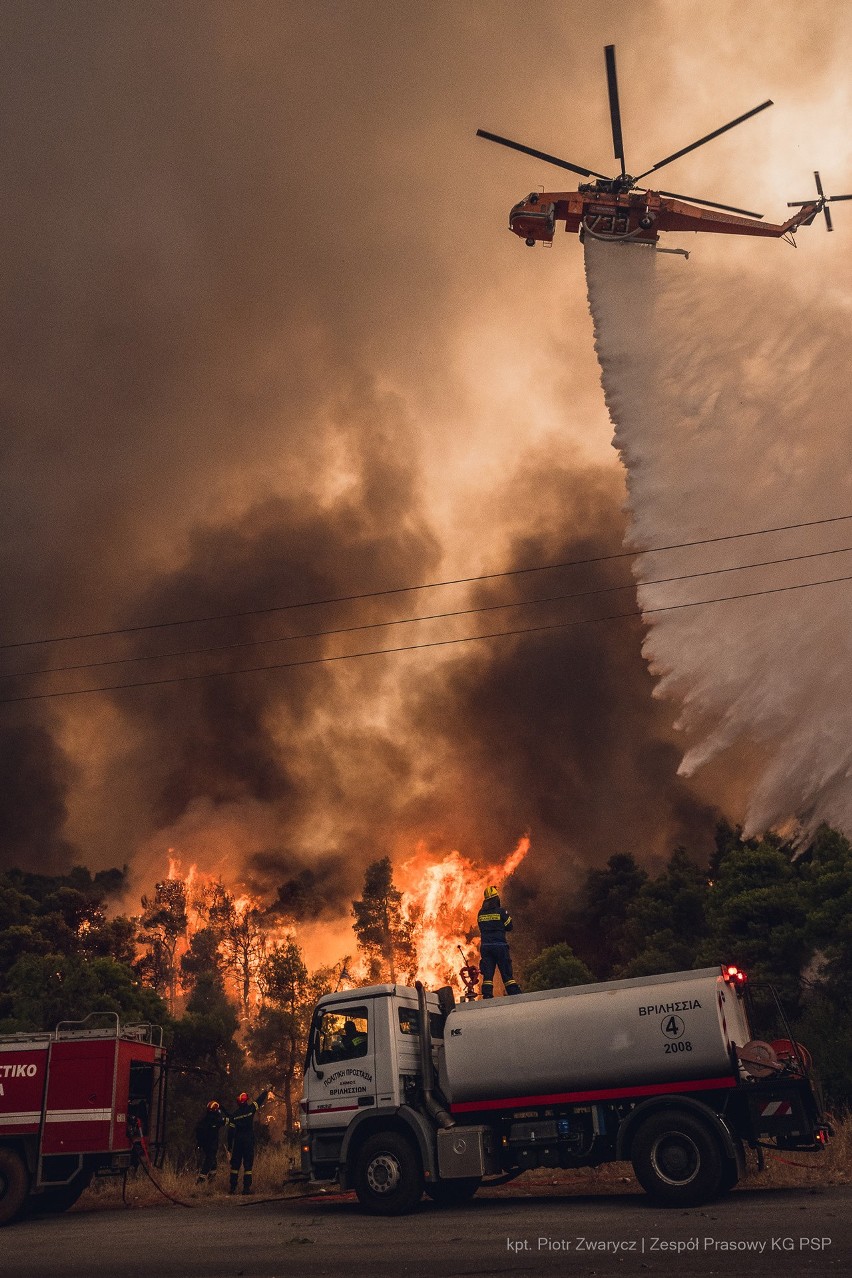 Przez ponad dwa tygodnie gasili pożary w Grecji. Strażacy wrócili do kraju. "Jesteśmy zmęczeni, ale szczęśliwi"