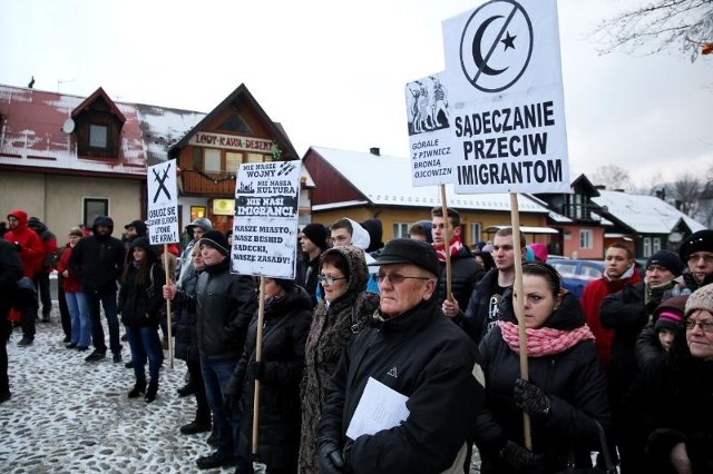 Mieszkańcy Piwnicznej-Zdroju protestami wywalczyli decyzję Urzędu do spraw Cudzoziemców, który zrezygnował z utworzenia  ośrodka dla uchodźców w uzdrowisku. - Odetchnęliśmy z ulgą - wyznają