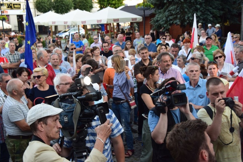 Augustów. Pikietowali razem z Komorowskim na rynku (zdjęcia)