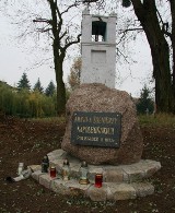 Na mogile napoleońskich żołnierzy w Pszczewie postawiono obelisk 