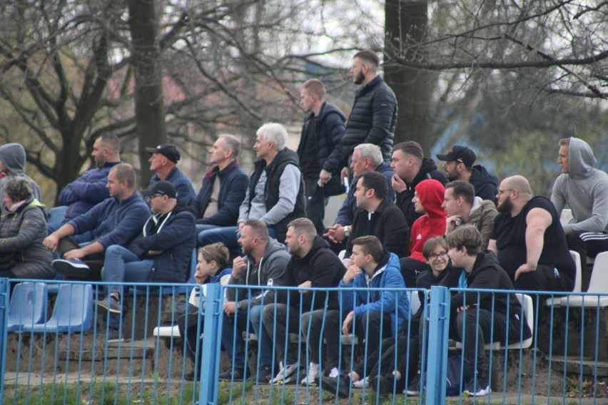 Wiślanie - Wieczysta. Publiczność na meczu w Skawinie...