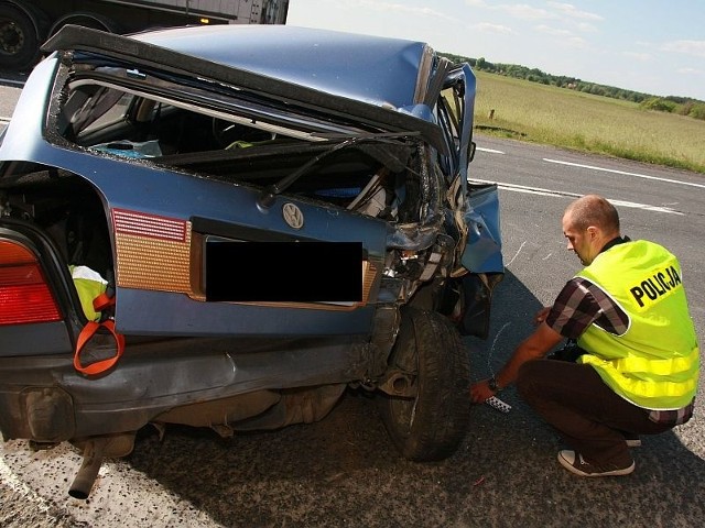 Przed tygodniem na drodze nr 92 w Brójcach ciężarówka staranowała osobowego golfa. Trzy osoby zostały ranne. Zdaniem mieszkańców, to może być dopiero początek czarnej serii wypadków.