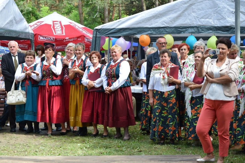 Dobra zabawa na Letnich Spotkaniach z Folklorem w Wólce Bodzechowskiej