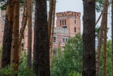 Zamek w Stobnicy. Sąd Rejonowy w Obornikach umorzył postępowanie karne wobec trzech z sześciu oskarżonych ws. budowy 