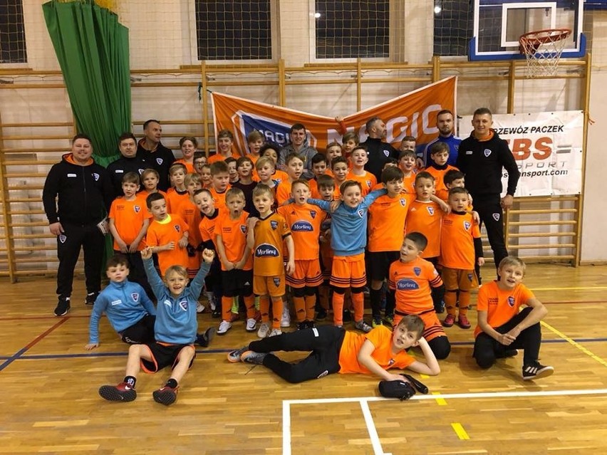 Magic Football Academy z Londynu na obozie w gminie Masłów