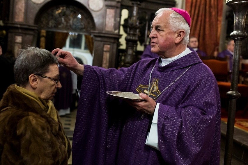 Abp. Marek Jędraszewski chce przyciągnąć wiernych na...